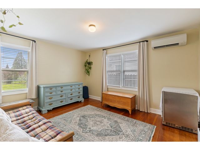 824 W NEBO St, Roseburg, OR 97471