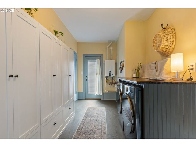 824 W NEBO St, Roseburg, OR 97471