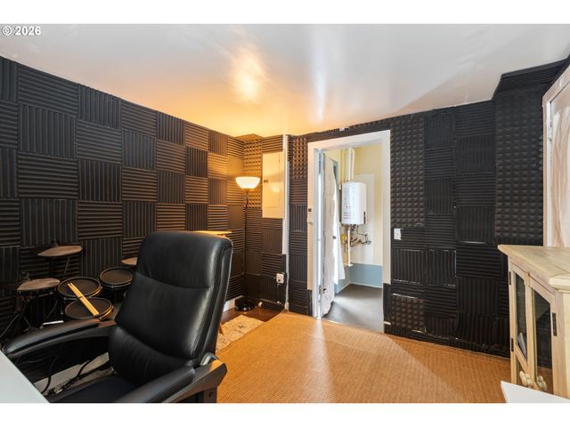 824 W NEBO St, Roseburg, OR 97471