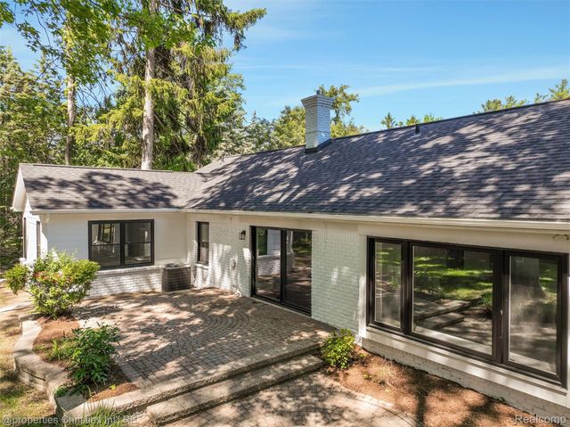1257 Charrington Road, Bloomfield Hills, MI 48301