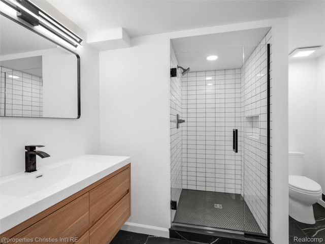 1257 Charrington Road, Bloomfield Hills, MI 48301