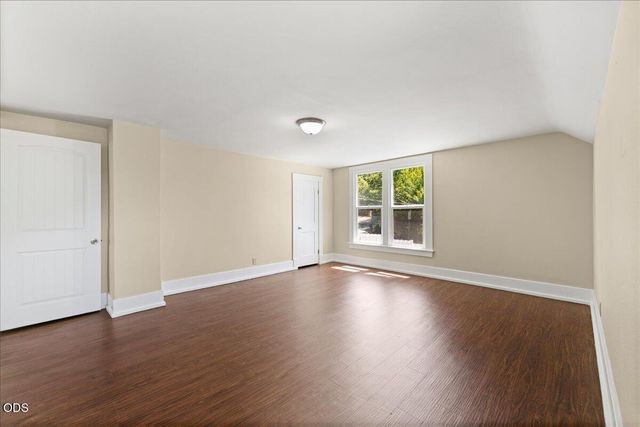 300 Sunrise Avenue, Medford, OR 97504
