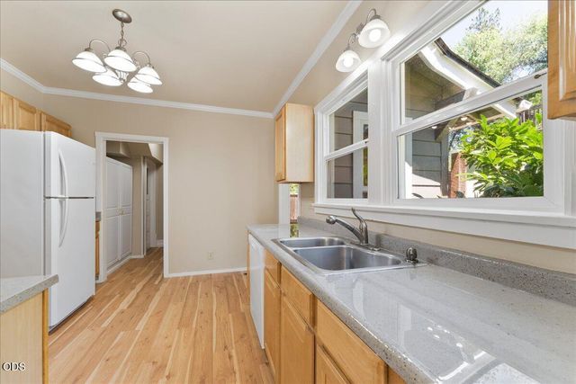300 Sunrise Avenue, Medford, OR 97504