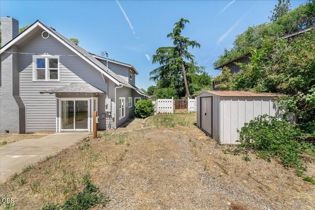 300 Sunrise Avenue, Medford, OR 97504