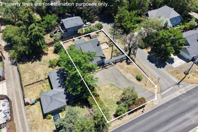 300 Sunrise Avenue, Medford, OR 97504
