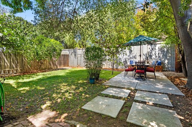 4881 7th Ave, Sacramento, CA 95820