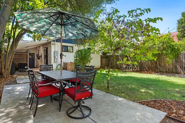 4881 7th Ave, Sacramento, CA 95820