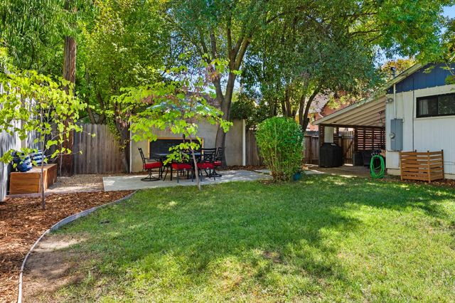 4881 7th Ave, Sacramento, CA 95820