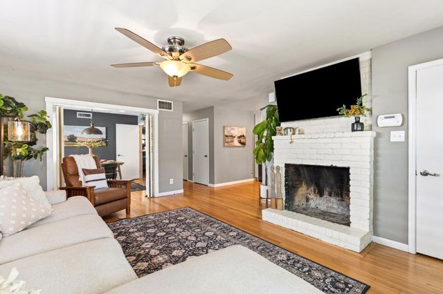 4881 7th Ave, Sacramento, CA 95820