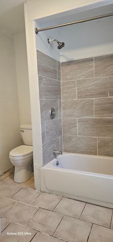 138 N Woodlawn Avenue, Aurora, IL 60506