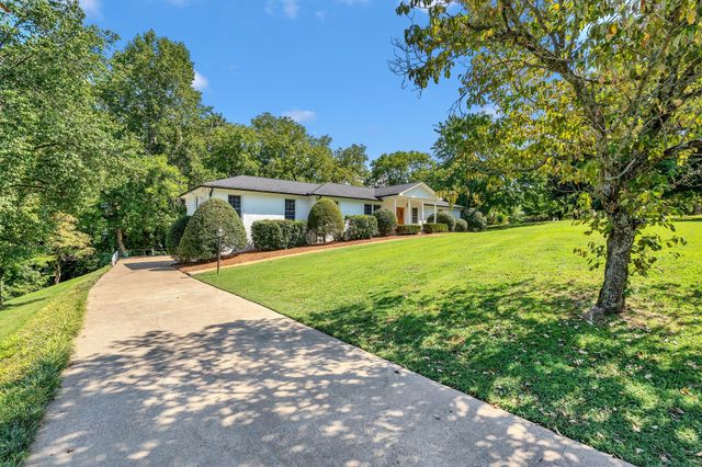 608 Hill Rd, Brentwood, TN 37027