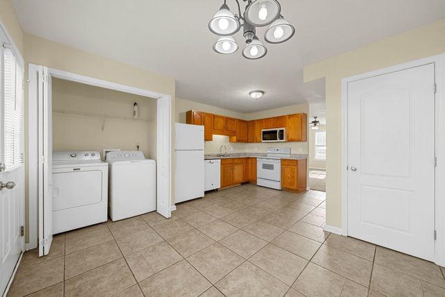 2331 Raleigh Ct Apt 6, Clarksville, TN 37043