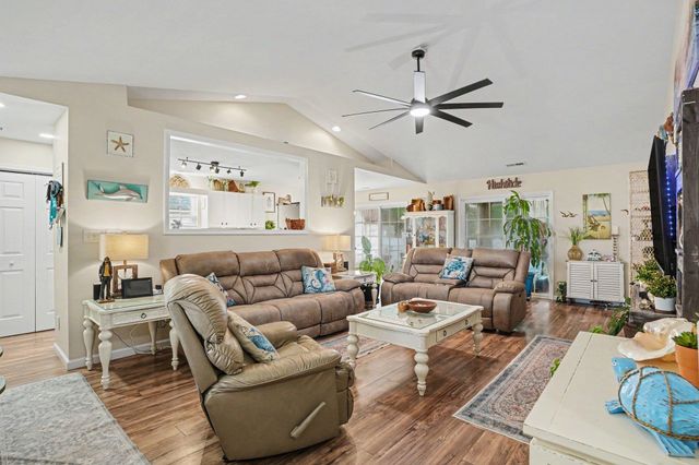 9788 Conifer Ln., Murrells Inlet, SC 29576