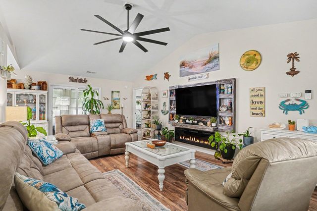 9788 Conifer Ln., Murrells Inlet, SC 29576
