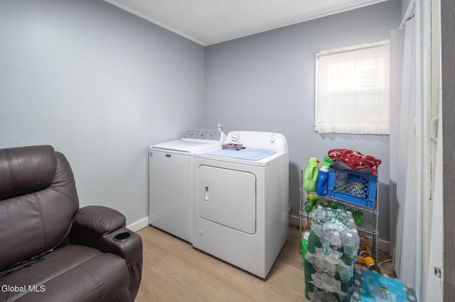 1002 Strong Street, Schenectady, NY 12307