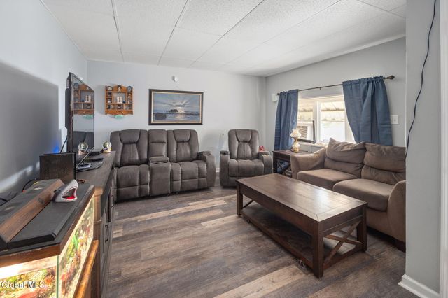 1002 Strong Street, Schenectady, NY 12307