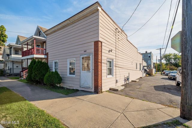 1002 Strong Street, Schenectady, NY 12307