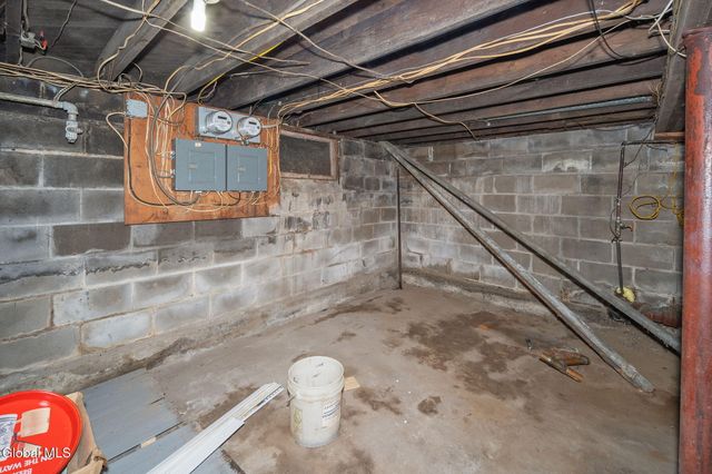 1002 Strong Street, Schenectady, NY 12307