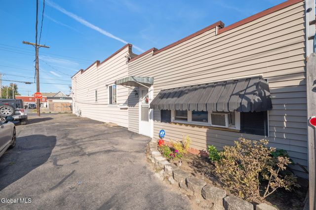 1002 Strong Street, Schenectady, NY 12307