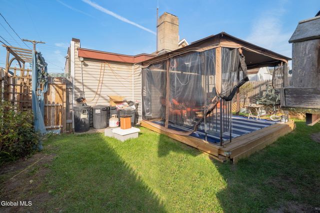 1002 Strong Street, Schenectady, NY 12307