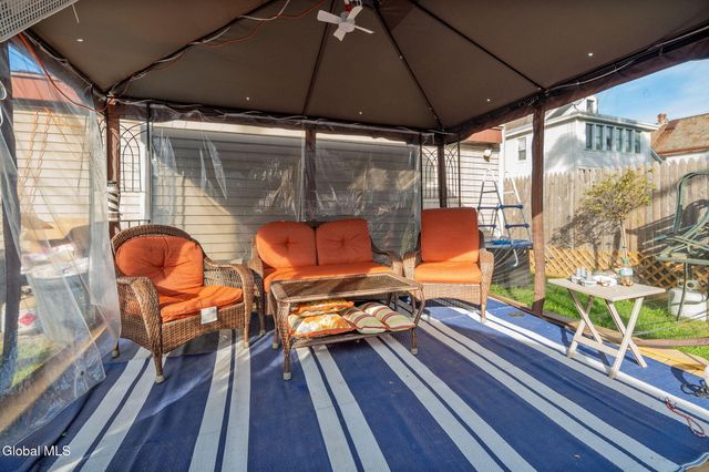 1002 Strong Street, Schenectady, NY 12307