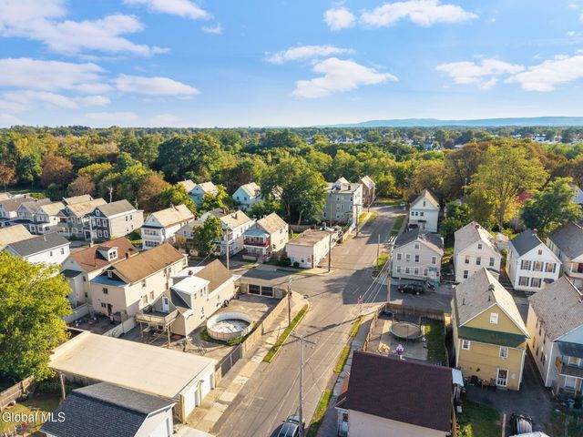 1002 Strong Street, Schenectady, NY 12307