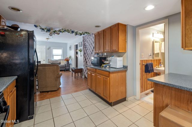 1002 Strong Street, Schenectady, NY 12307