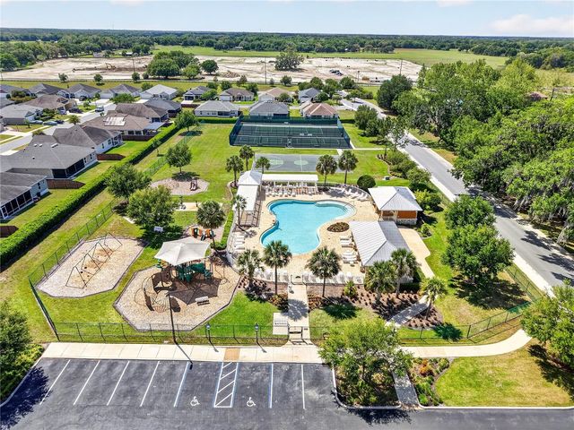 11113 LAMMER LANE, Oxford, FL 34484