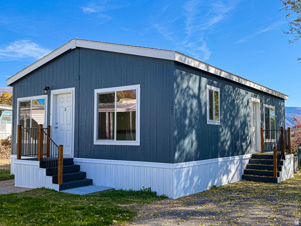 121 BARRINGTON WAY, Layton, UT 84041