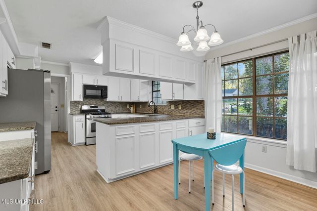 100 Foxgate Place, Jackson, MS 39211