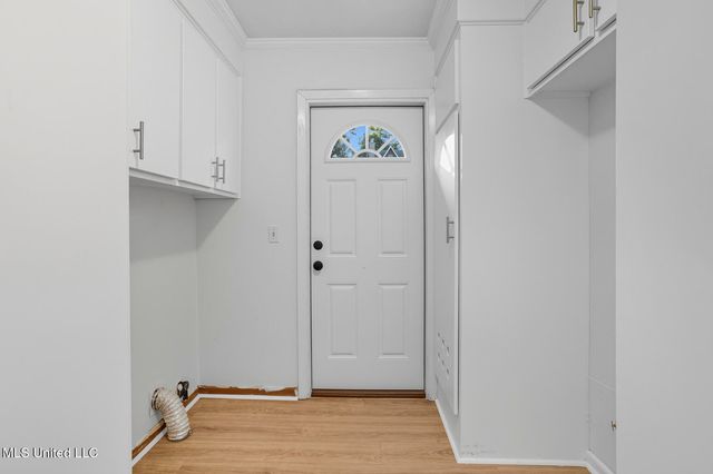 100 Foxgate Place, Jackson, MS 39211