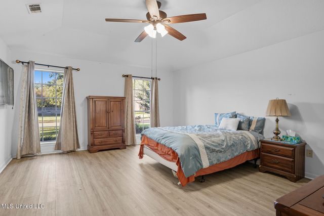 100 Foxgate Place, Jackson, MS 39211