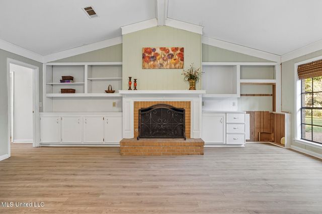 100 Foxgate Place, Jackson, MS 39211