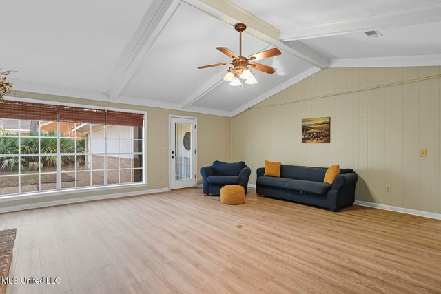 100 Foxgate Place, Jackson, MS 39211