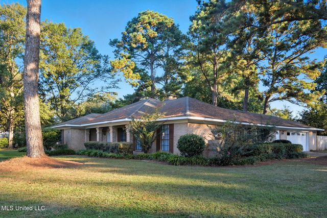 100 Foxgate Place, Jackson, MS 39211