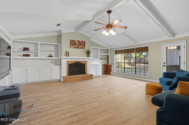 100 Foxgate Place, Jackson, MS 39211