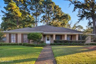 100 Foxgate Place, Jackson, MS 39211