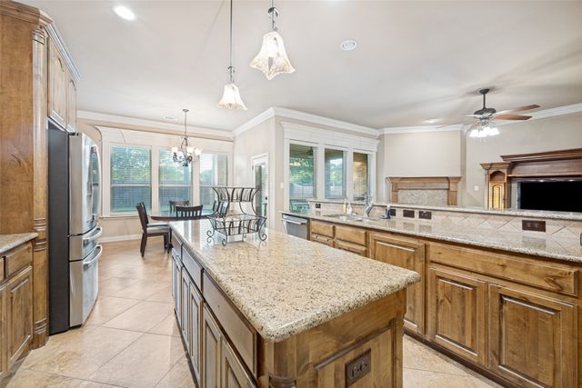1402 Brynlee Lane, Mansfield, TX 76063