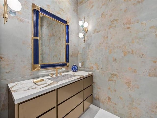 4013 Country Club Lane, Fort Lauderdale, FL 33308