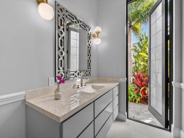 4013 Country Club Lane, Fort Lauderdale, FL 33308