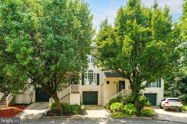 307 THYME LN, Philadelphia, PA 19128