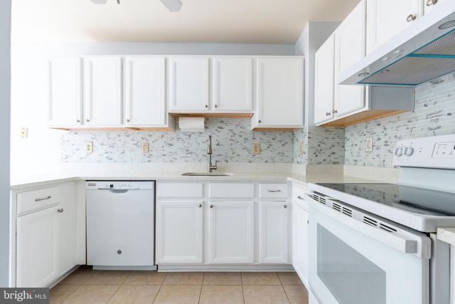 307 THYME LN, Philadelphia, PA 19128