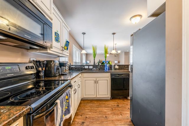 33 Hickory Heights Drive, Phenix City, AL 36870