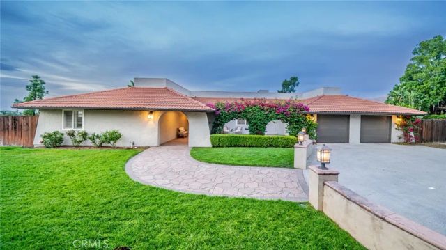 5300 Via San Jacinto, Riverside, CA 92506