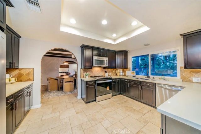 5300 Via San Jacinto, Riverside, CA 92506