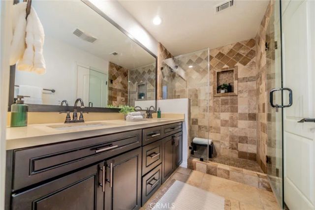 5300 Via San Jacinto, Riverside, CA 92506