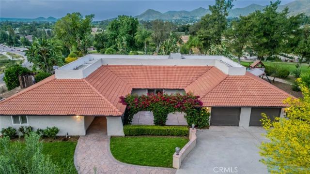 5300 Via San Jacinto, Riverside, CA 92506
