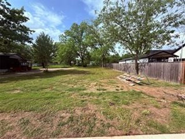 721 E Bullock Street, Denison, TX 75021