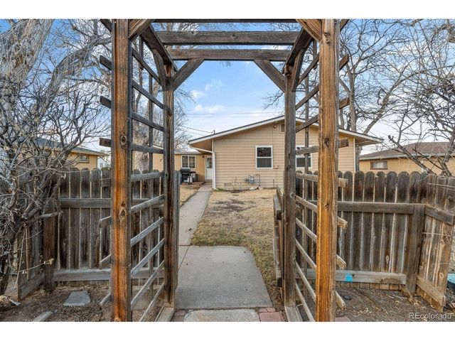 2214 11th St, Greeley, CO 80631