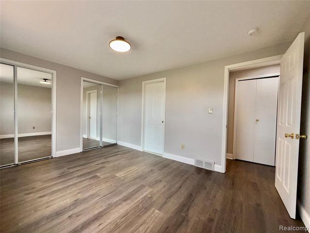 32607 Lancaster Drive, Warren, MI 48088